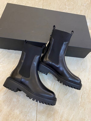 Mid-calf English style boots for women