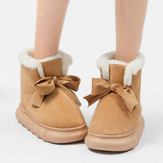 Women's fur-lined snow boots