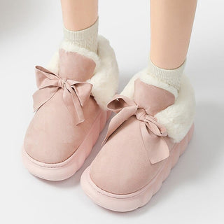 Women's fur-lined snow boots