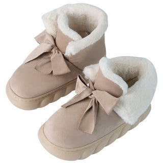 Women's fur-lined snow boots