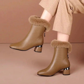 Elegant khaki boots