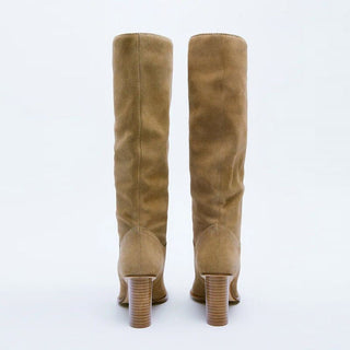 Bottes kaki à talon, vu de derrière, en cuir, hautes et larges