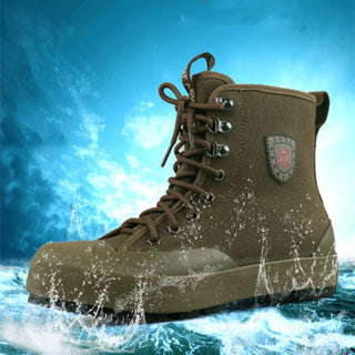 Botas de marcha y zapatos de senderismo altas y verdes