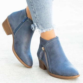 Women's flat boots with small wooden heel