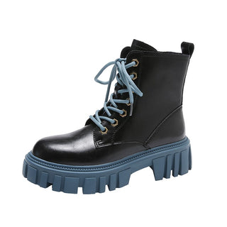 Halvhøye ankelstøvler i skinn med svarte snøringer dame