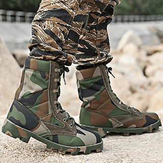 Katonai terepmintás csizma
