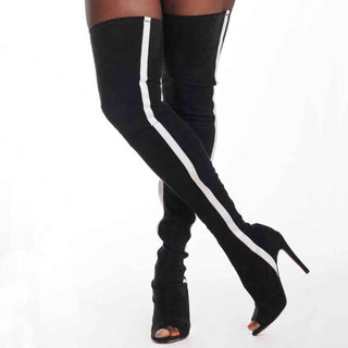 Schwarze, offene Sommerstiefel mit Stilettoabsatz